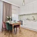 아파트 Dmowskiego Kepa Mieszczanska By Renters 브로츠와프