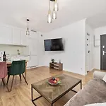 Dmowskiego Kepa Mieszczanska By Renters * 브로츠와프